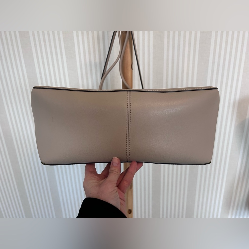 Banana Republic Leather Large East-West Tote in taupe with a lime interior - Picture 5 of 11